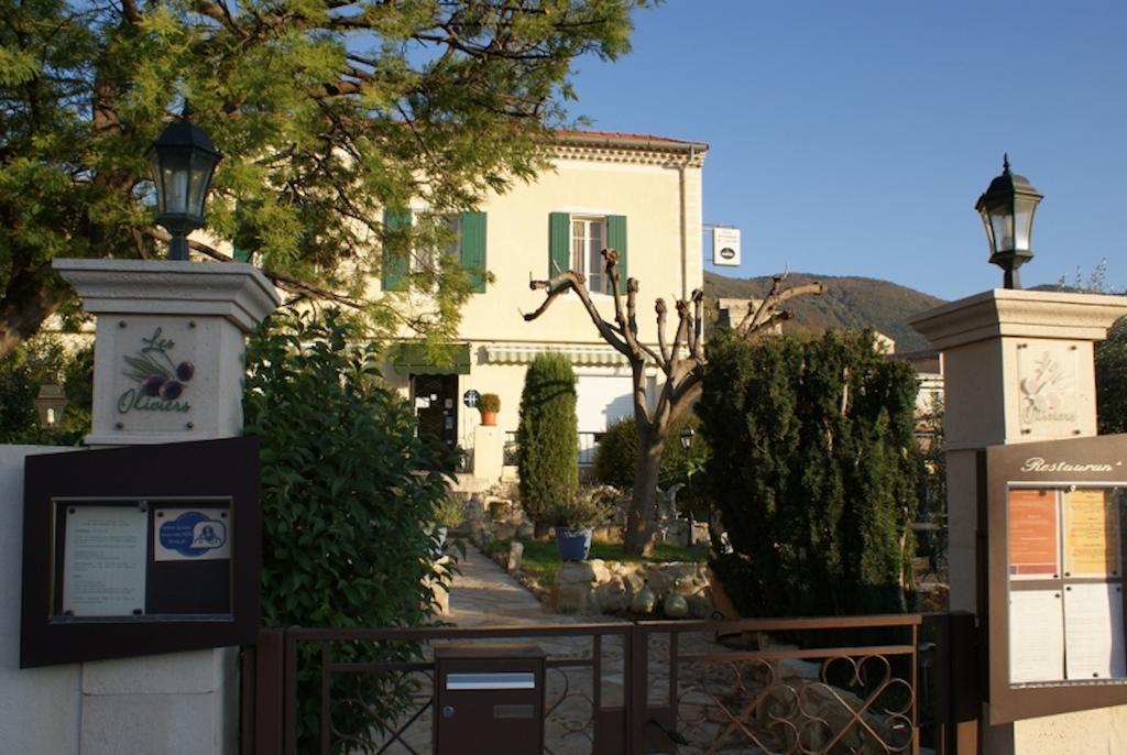 Hotel Restaurant Les Oliviers นียงส์ ภายนอก รูปภาพ