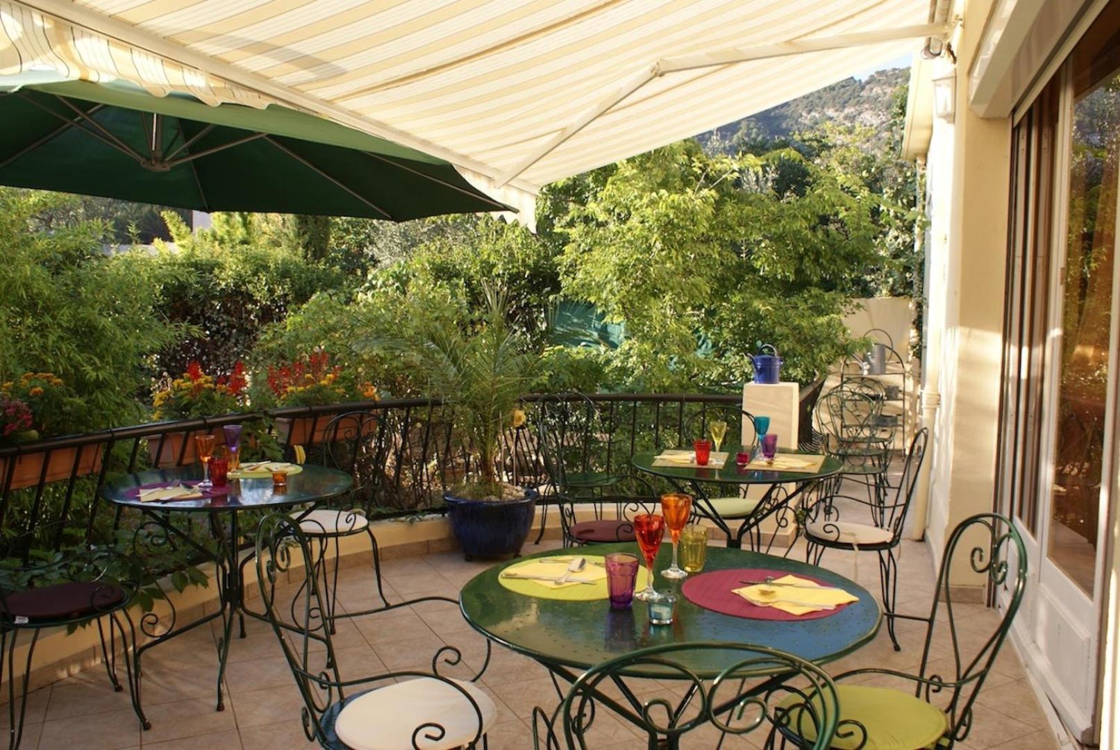 Hotel Restaurant Les Oliviers นียงส์ ภายนอก รูปภาพ