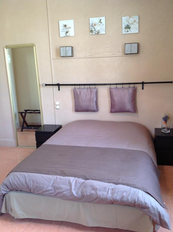 Hotel Restaurant Les Oliviers นียงส์ ห้อง รูปภาพ